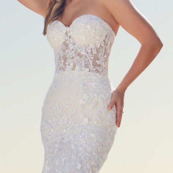 Dress - Picture 3 of 6